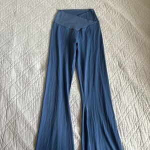 Aerie Real Me High Waisted Crossover Flare Leggings Women’s Size S/P